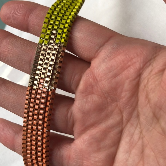 4/$25🛍 Multi Color Layered Statement Necklace - Picture 6 of 7